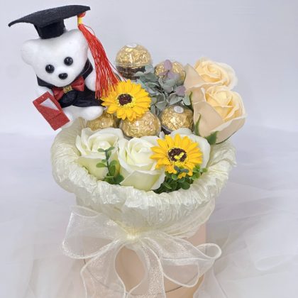 Exclusive & Sweet Graduation Bouquet
